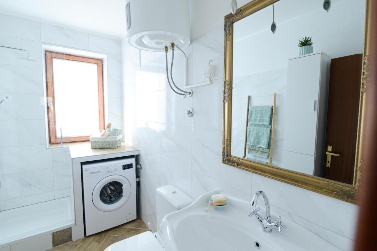 Apartment Glicinija Zadar Bagian luar foto